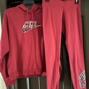 Women’s NIKE Hooded Sweatshirt and Pants.